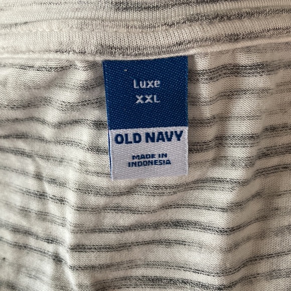 OLD NAVY | Women’s Luxe V-Neck Striped T-Shirt - Picture 5 of 6